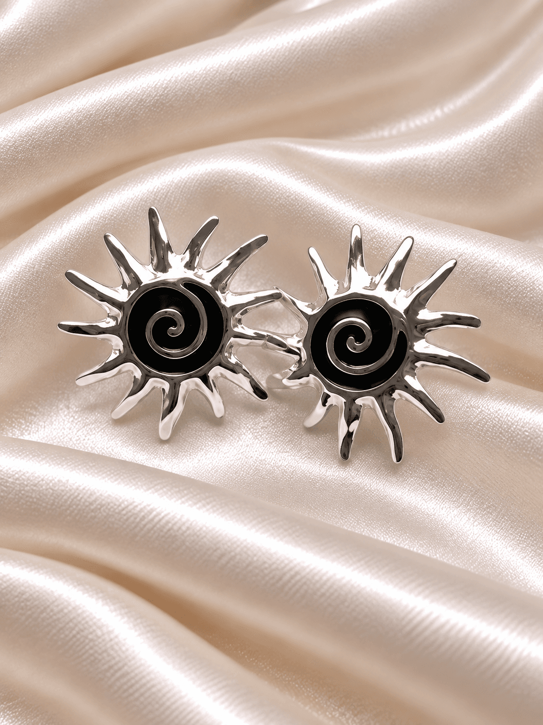 Sun Black Silver
